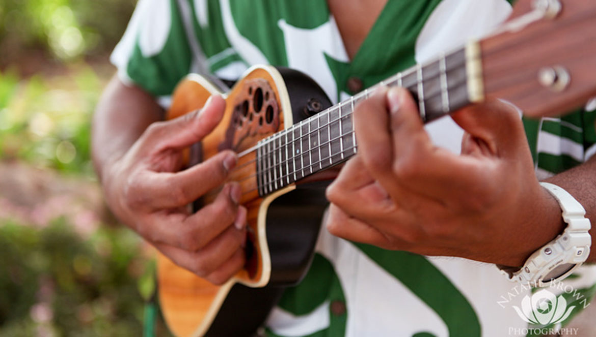 maui musician playing ukelele