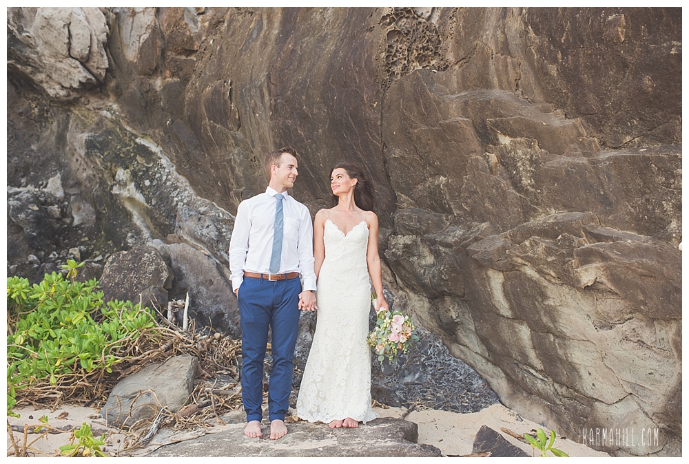 Hawaii elopement with bride and groom 