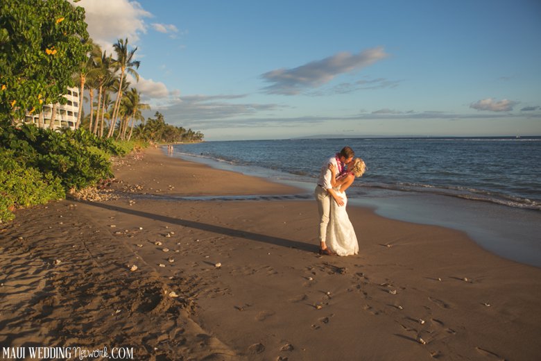 Maui wedding couple